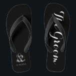 Tongs Flip Flops de la salle de mariage de plage<br><div class="desc">Coutume marié et marié plage tongs de mariage sur noir et blanc. Personnalisez-le avec vos noms et la date du mariage ou customisez-le davantage si vous souhaitez modifier les couleurs ou ajuster la disposition.</div>