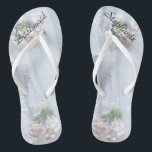 Tongs Frappes de mariage personnalisées de la serveuse V<br><div class="desc">Ce design de dentelle Vintage personnalisé, confortable Bridesmaid Flip Flops est un cadeau simple, élégant et chic pour les membres de la Bridal Party - Bride, Bridesmaid, Maid of Honor ... Ils s'ajouteront aux festivités de votre mariage, de votre fête de bachelorette ou de toute autre célébration. Nom et titre...</div>