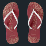 Tongs Gold Frills Crimson Red Elegant Le Mariage de mari<br><div class="desc">Dansez la nuit avec ces belles tongs mariages. Conçues pour la mariée, elles présentent un design simple mais élégant avec des écritures de couleur or sur un arrière - plan rouge pourpre et des boucles et tourbillons en dentelle dorée fantaisie. Belle façon de rester chic et approprié tout en donnant...</div>