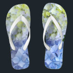 Tongs Hortensias<br><div class="desc">amusingantes et romantiques hortensias bleus violets et verts - photo de mon jardin arrière</div>