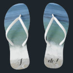 Tongs "I Do" Tropical Beach Flip Flops<br><div class="desc">Ces tongs amusants sont parfaits pour une plage ou un mariage décontracté !</div>