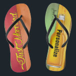 Tongs Juste plage mariée de bière<br><div class="desc">Juste marié ! Bascules électroniques de bière pour les nouveaux mariés. Grand pour une lune de miel de plage. Personnalisez et ajoutez les noms et la date de mariage faits sur commande.</div>