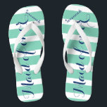 Tongs Maid d'honneur de la Marine et de la Monnaie<br><div class="desc">Motif Bleu et Bleu de marine - Changez dans N'importe quelle couleur en cliquant sur personnaliser. Et dis tout ce que tu veux. Faites-en un de ces flip flops qui ont VOTRE message sur eux. Parlez de la plage !</div>