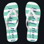 Tongs Maid d'honneur de la Marine et de la Monnaie<br><div class="desc">Motif Bleu et Bleu de marine - Changez dans N'importe quelle couleur en cliquant sur personnaliser. Et dis tout ce que tu veux. Faites-en un de ces flip flops qui ont VOTRE message sur eux. Parlez de la plage !</div>