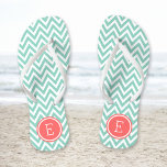 Tongs Monogramme Aqua et Coral Chevron<br><div class="desc">Des sandales à tongs imprimées sur mesure avec un motif chevron moderne et élégant et votre monogramme ou autre texte personnalisé dans un cadre circulaire. Cliquez sur Customiser pour modifier les polices de texte et les couleurs ou ajouter vos propres images pour créer un design unique et unique !</div>