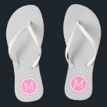 Tongs Monogramme de points minuscules gris et roses<br><div class="desc">sandales à tongs imprimées sur mesure avec un motif à pois mignon et votre monogramme ou autre texte personnalisé dans un cadre circulaire. Cliquez sur Customiser pour modifier les polices de texte et les couleurs ou ajouter vos propres images pour créer un design unique et unique !</div>