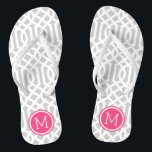 Tongs Monogramme de Trellis gris et rose<br><div class="desc">sandales à tongs imprimées sur mesure avec un motif moderne élégant et votre monogramme ou autre texte personnalisé dans un cadre circulaire. Cliquez sur Customiser pour modifier les polices de texte et les couleurs ou ajouter vos propres images pour créer un design unique et unique !</div>