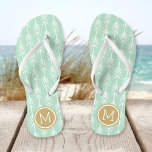 Tongs Monogramme des flèches de mer et d'or<br><div class="desc">sandales à tongs imprimées personnalisées avec un motif de flèche tendance et votre monogramme personnalisé ou autre texte dans un cadre circulaire. Cliquez sur Customiser pour modifier les polices de texte et les couleurs ou ajouter vos propres images pour créer un design unique et unique !</div>