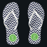 Tongs Monogramme Marine et Green Chevron<br><div class="desc">Des sandales à tongs imprimées sur mesure avec un motif chevron moderne et élégant et votre monogramme ou autre texte personnalisé dans un cadre circulaire. Cliquez sur Customiser pour modifier les polices de texte et les couleurs ou ajouter vos propres images pour créer un design unique et unique !</div>