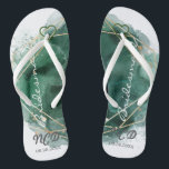 Tongs Monogramme vert et or de la servante privilégiée<br><div class="desc">Vous allez adorer ce bronzage (également disponible en blanc dans ma collection) arrière - plan avec cadre aquarelle vert et or géométrique avec des textures de parties scintillant or. Idéal pour vos salles mariages !</div>