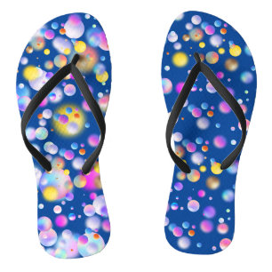 Tongs motif de boules flottantes 3D. BG bleu