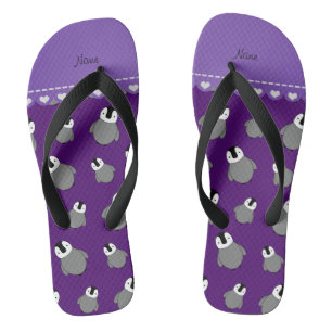 Tongs Nom personnalisé pingouins de bébé pourpre
