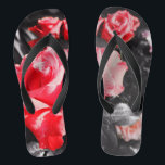 Tongs Roses rouges romantiques<br><div class="desc">Roses Rouges Romantiques. Le design est disponible sur d'autres produits.</div>