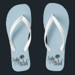 Tongs Salty Beach Drôle été<br><div class="desc">Cette conception a été créée par art numérique. Elle peut être personnalisée en cliquant sur le bouton personnaliser et en modifiant la couleur, en ajoutant un nom, des initiales ou vos mots préférés. Contactez-moi à l'adresse colorflowcreations@gmail.com si vous souhaitez que ce design soit disponible sur un autre produit. Achetez ma...</div>