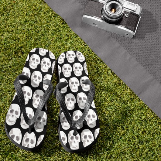 Tongs Scary Scull Black & White Pattern