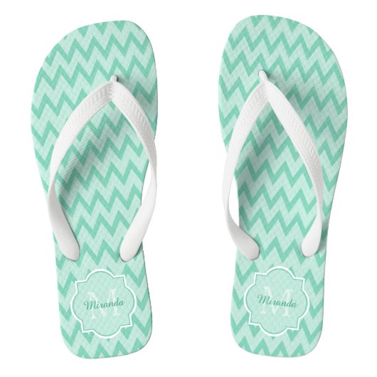 Tongs Trendy Mint Green Chevron Zigzag Nom et Monogramme (Semelle)