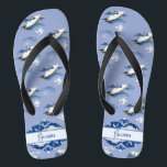 Tongs Vintage Bleu Blanc Chinoiserie Grue Mariage Salle<br><div class="desc">Le design est composé d'une chinoiserie vintage motif de grues volantes de couleur bleue et blanche et d'une typographie de mots mariages classiques. C'est parfait pour le marié, en ajoutant une dose élégante de glamour à votre journée de mariage chic de la chinoiserie, fête de bachelorette, ou autre célébration. customisez-le...</div>