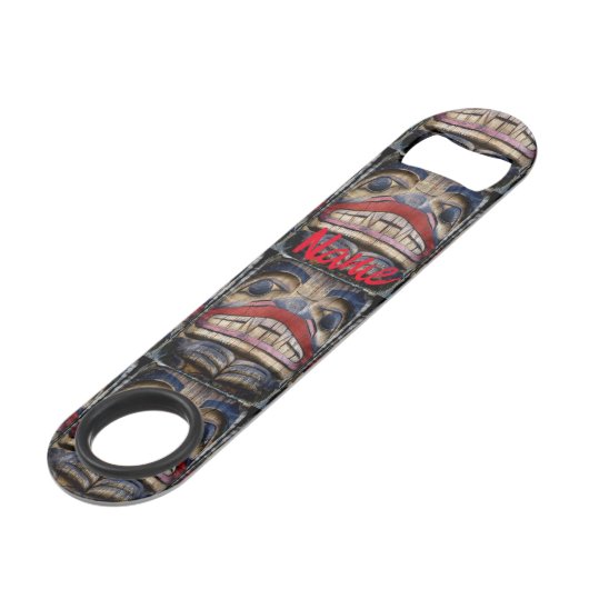 Tonnerre à visage totem (Devant angulaire)