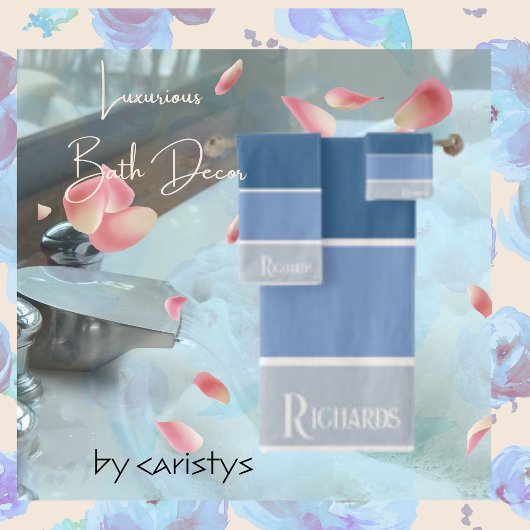 Tons bleu monogramme avec serviette blanche