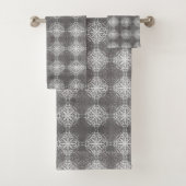 Tons de dentelle grise et blanche (En situation)