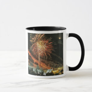 Toortsverlichtingsparade en vuurwerk tijdens de wi mok