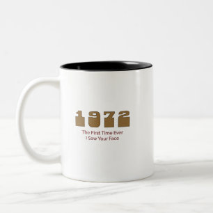 Topnummer 1972 per jaar tweekleurige koffiemok