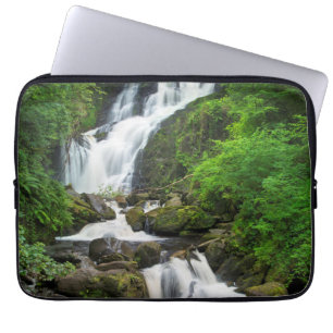 Torc-waterval landschappelijk, Ierland Laptop Sleeve