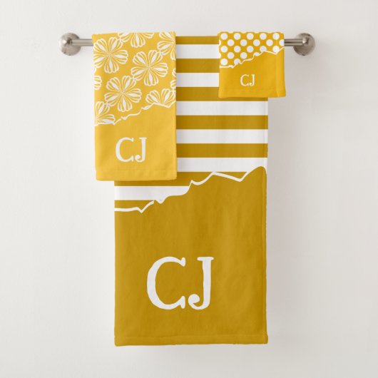 Torn Jaune rayures Floral Polka Dot Initiales (En situation)