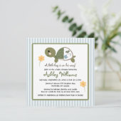Tortue dans des invitations de baby shower de (Debout devant)
