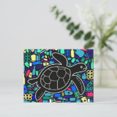 Tortue de mer avec carte postale de pollution plas (Debout devant)
