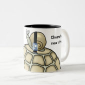 Tortue et escargot ridés. Tasse de cadeau (Devant droit)
