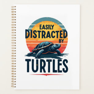 Tortue facilement distrait par les tortues de mer