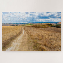 Toscane landschap langs Via Francigena, Italië