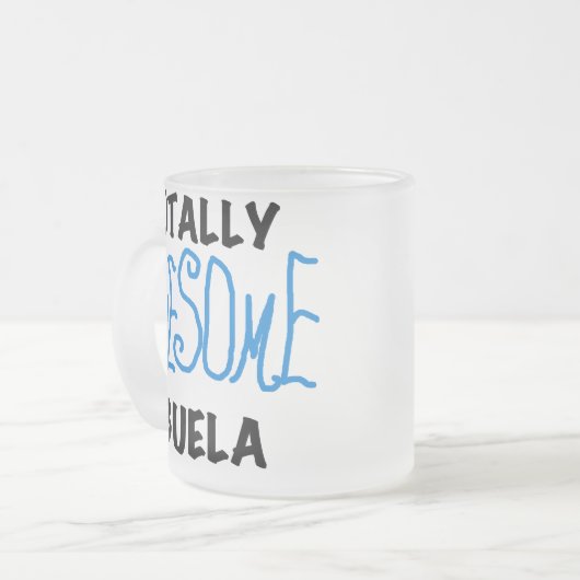 Totaal Blauwe T-shirts Geweldige Abuela en Giften Matglas Koffiemok (Voorkant links)