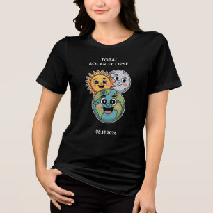 TOTALE ZONNEVERDUISTERING 12 AUGUSTUS 2026 Tri-Blend SHIRT