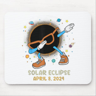 Totale Zonsverduistering 2024 Grappige Dabbing Voo Muismat