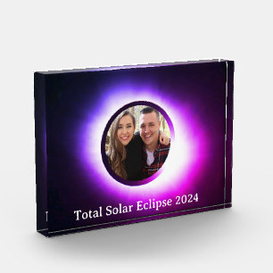 Totale zonsverduistering 2024 personaliseer foto