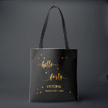 Tote Bag 40e anniversaire noir or bonjour 40 nom script<br><div class="desc">Élégant et moderne pour une fille de 40e anniversaire. Dessin noir chic et texte faux or écrit avec un script de style à la main tendance : bonjour quarante. Avec des points dorés comme décor. Modèles pour un nom et une date,  lettre d'or.</div>