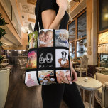 Tote Bag 60e anniversaire sur mesure photo collage femme no<br><div class="desc">Un cadeau unique pour le 60e anniversaire d'une femme, célébrant sa vie avec un collage de 8 de vos propres photos, photos. Personnalisez et ajoutez son nom, l'âge de 60 ans et une date. Un arrière - plan noir chic. Lettres et chiffres gris et blancs. Le nom est écrit avec...</div>