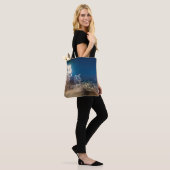 Tote Bag Abstract Intentional Camera Movement Night Light T (Sur le modèle)