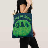 Tote Bag Accrochez-Vous Là Magique Chameleon (De près)