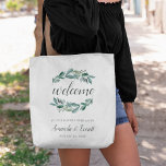 Tote Bag Accueil Mariage de Foliage abondant<br><div class="desc">Bienvenue dans votre mariage avec ces totes botaniques chic "bienvenue" en calligraphie,  entourées de verdure botanique luxuriante et de feuilles eucalyptus. "... à notre heureux toujours après" apparaît en dessous avec vos noms et date mariage.</div>