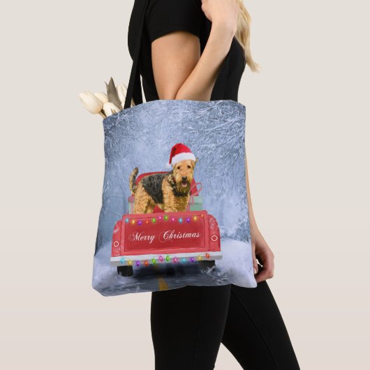 Tote Bag Airedale Terrier Chien en Neige assis à Noël (De près)