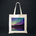 Tote Bag Alaska Northern Lights Mountains Lake<br><div class="desc">Alaska Northern Lights Mountains Lake Il s'agit d'un excellent article si vous êtes allé en Alaska ou si vous vivez en Alaska. Idéal pour surprendre si vous y allez bientôt pour un voyage. L'ALASKA profite de ce magnifique état. Vous pouvez personnaliser et customiser cet élément en ajoutant du texte. Vous...</div>