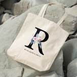 TOTE BAG ALPHABÈTES FLORAUX BLEUS DOUX NOM LETTRE R<br><div class="desc">Si vous avez besoin d'une personnalisation supplémentaire,  n'hésitez pas à m'envoyer un message sur yellowfebstudio@gmail.com .</div>