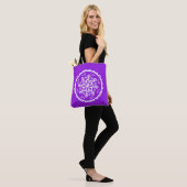 Tote Bag Amethyst Mandala (Sur le modèle)