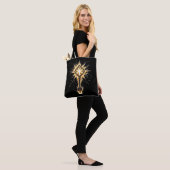 Tote Bag Ancient Fantasy Key with Magical Light – Radiant E (Sur le modèle)