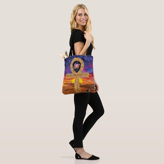 Tote Bag Ankh (Sur le modèle)