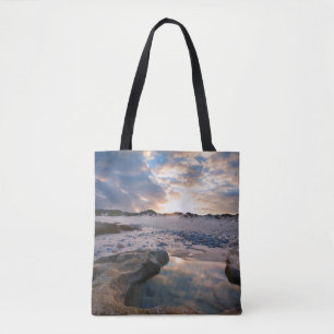 Tote Bag Au coucher du soleil dans un magma
