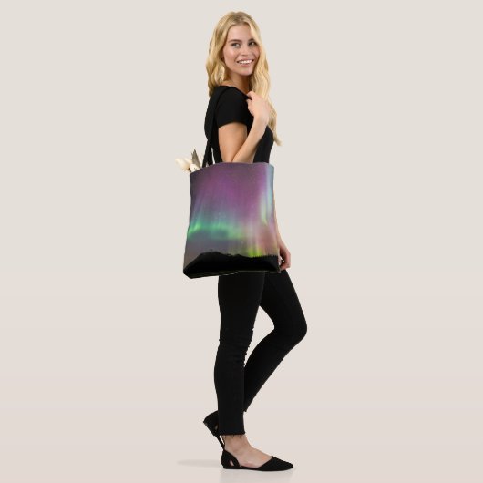Tote Bag Aurora Borealis | Alaska Brooks Range, Alaska (Sur le modèle)